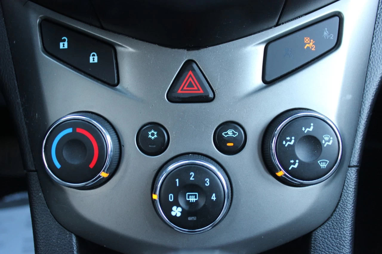 2013 Chevrolet Sonic LS Image principale