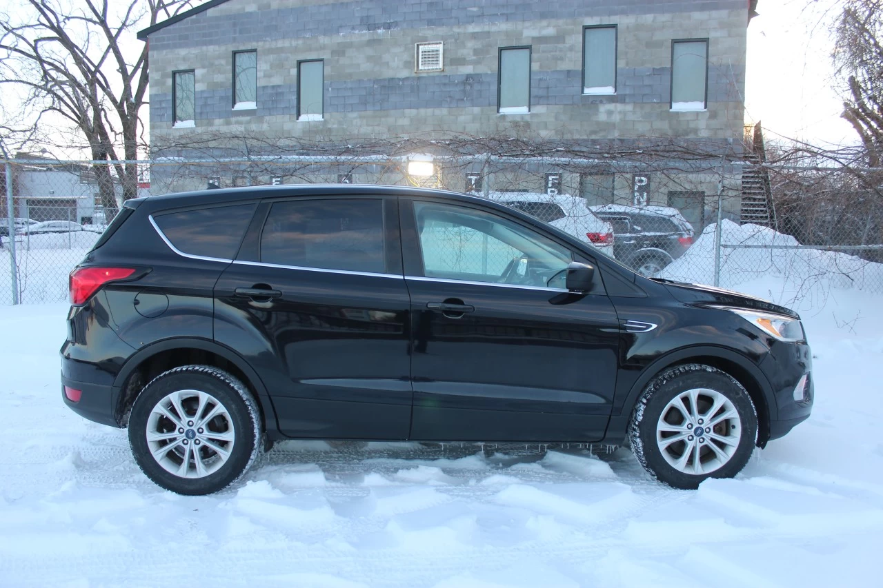 2019 Ford Escape SE Image principale