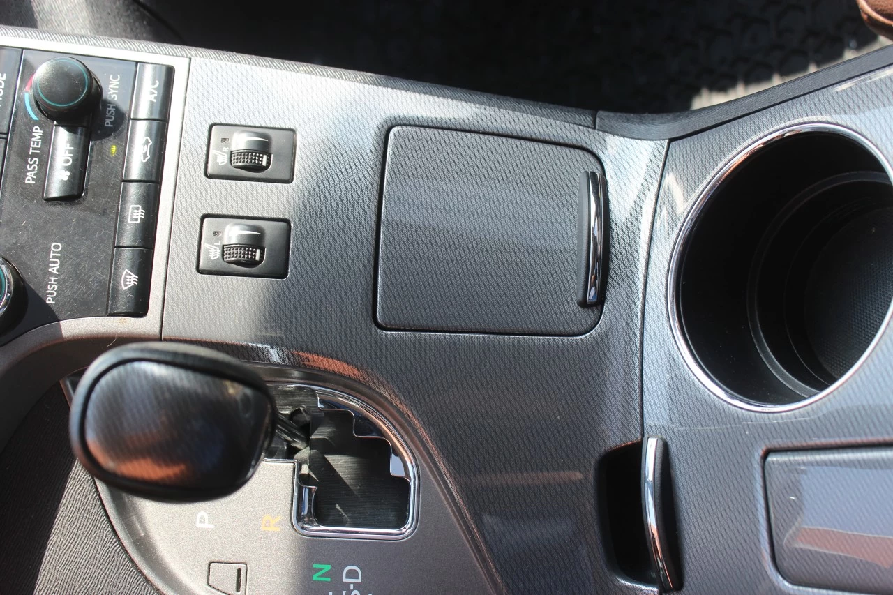 2016 Toyota Venza 4dr Wgn AWD Main Image