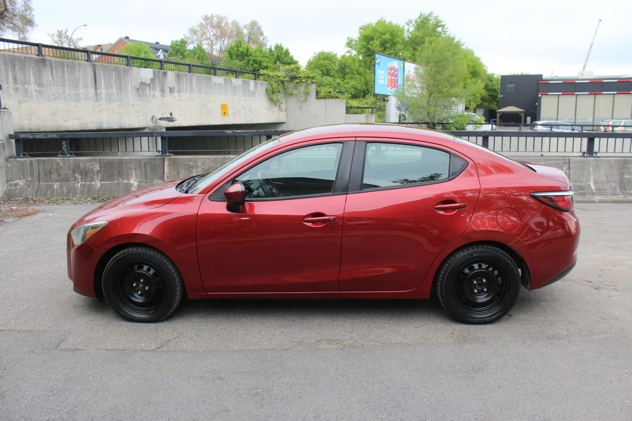 2016 Toyota Yaris 4dr Sdn Image principale