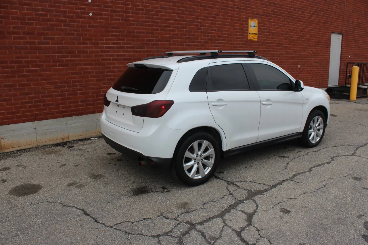 2013 Mitsubishi RVR GT Main Image