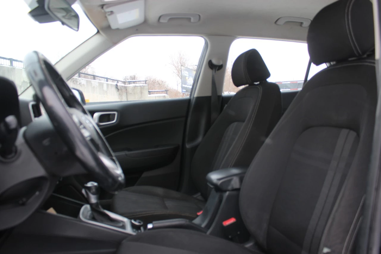 2020 Hyundai Venue Preferred Main Image