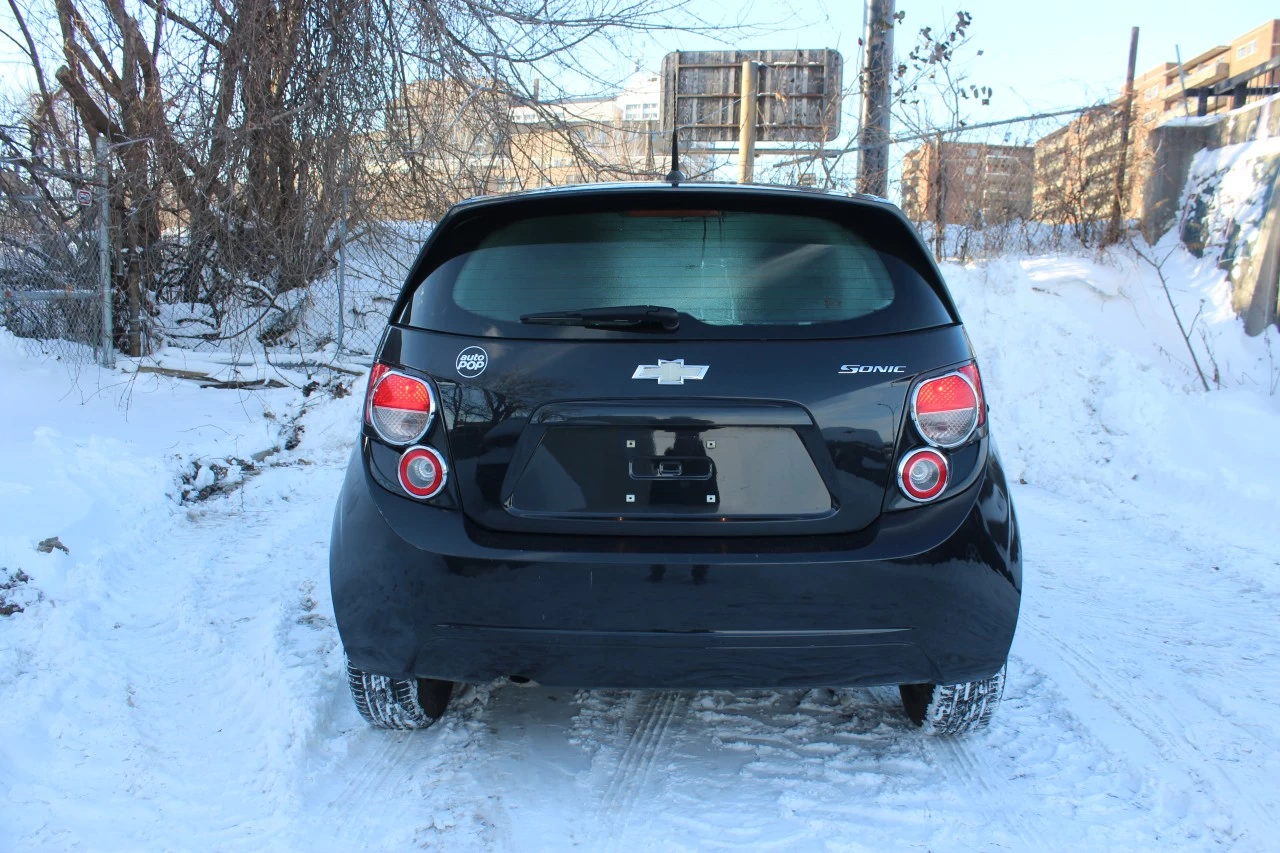 2013 Chevrolet Sonic LS Image principale