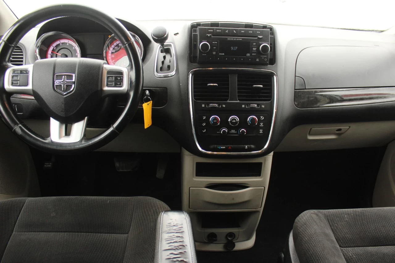 2016 Dodge Grand Caravan SXT Image principale