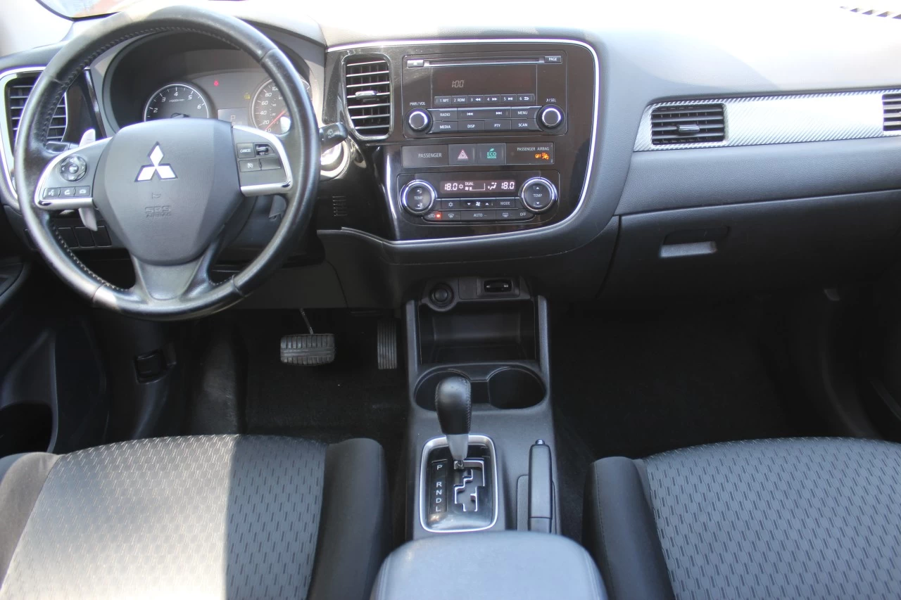 2014 Mitsubishi Outlander SE Image principale