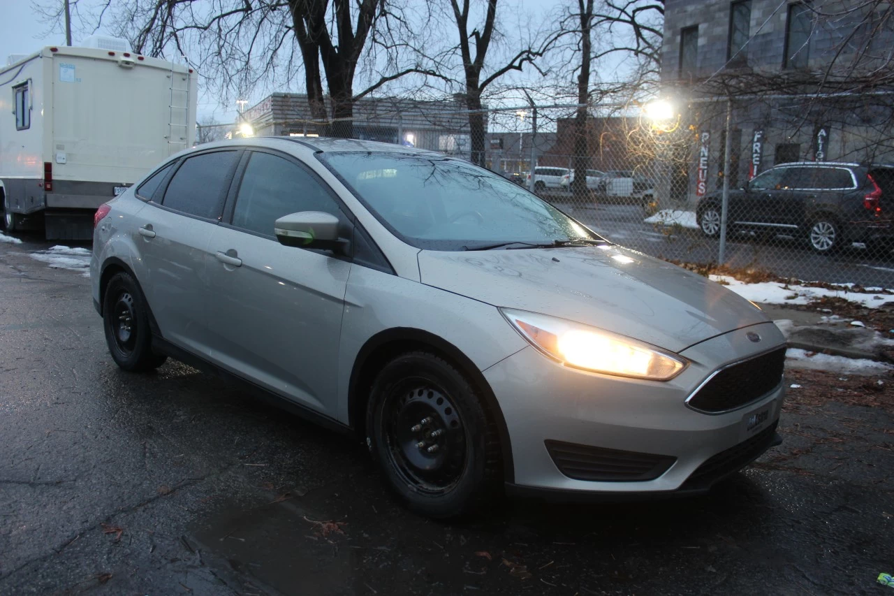 2016 Ford Focus SE Image principale