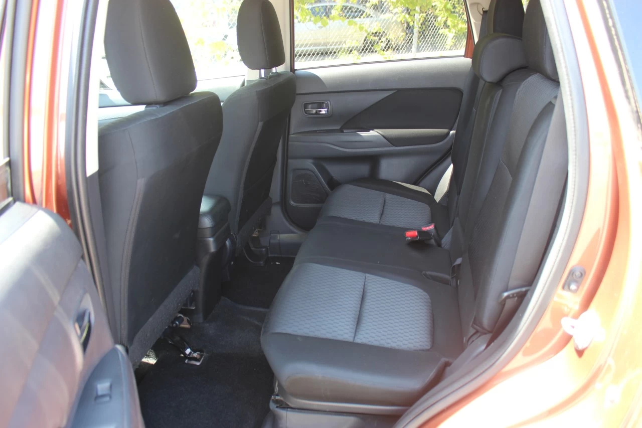 2014 Mitsubishi Outlander SE Image principale