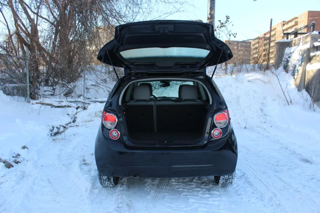 Chevrolet Sonic LS 2013