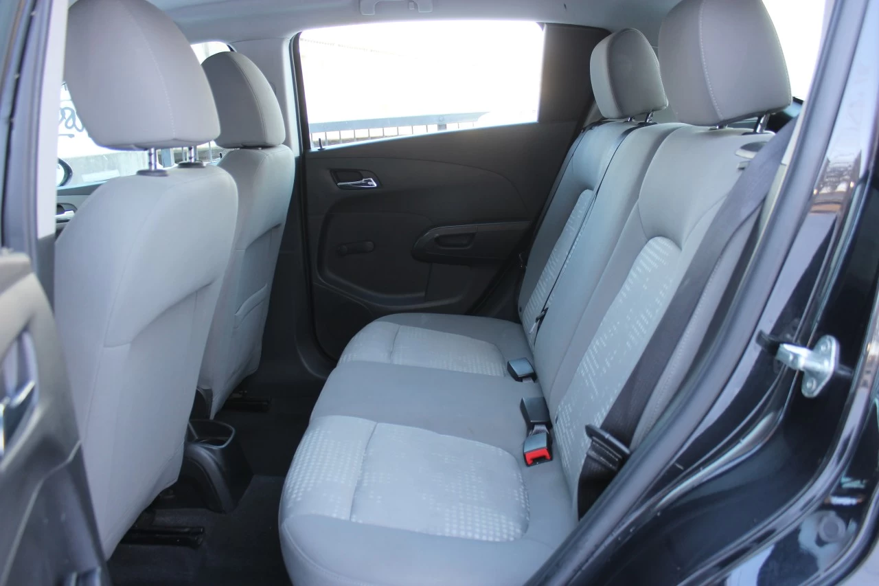 2013 Chevrolet Sonic LS Image principale