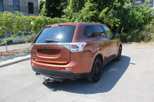 Mitsubishi Outlander SE 2014