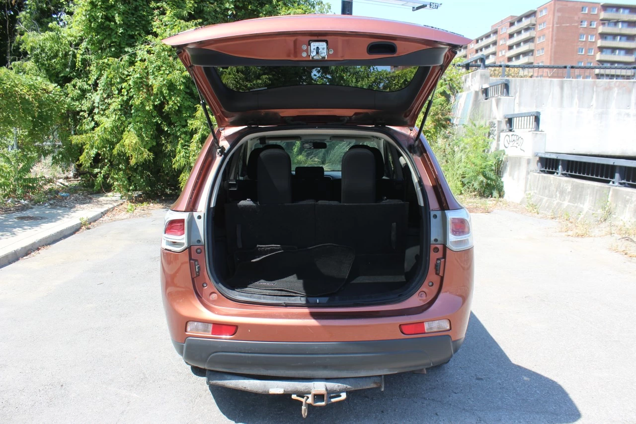 2014 Mitsubishi Outlander SE Image principale