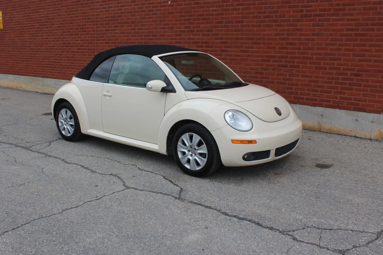 2009 Volkswagen New Beetle Convertible Comfortline Main Image