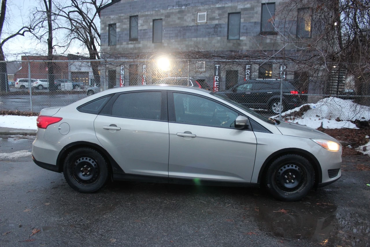 2016 Ford Focus SE Image principale