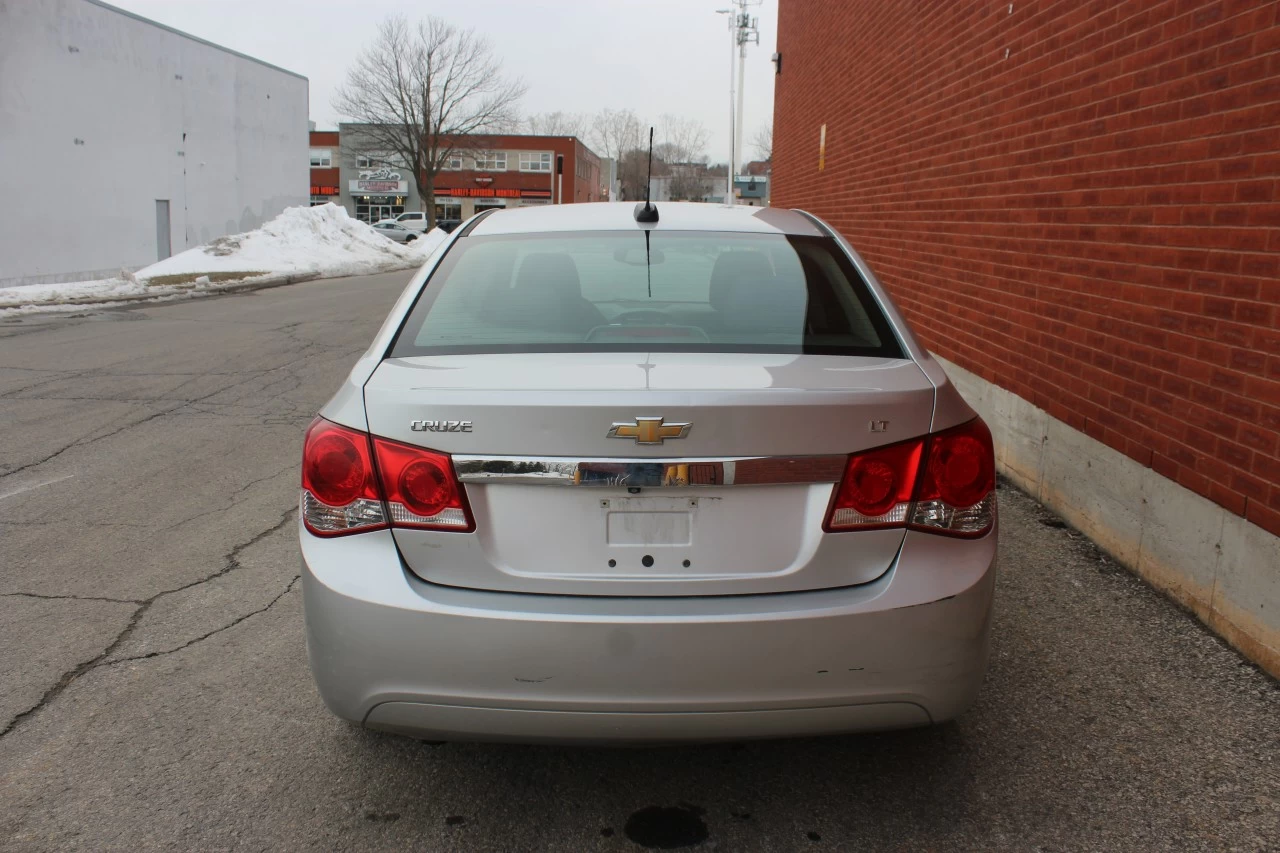 2016 Chevrolet Cruze LT Image principale