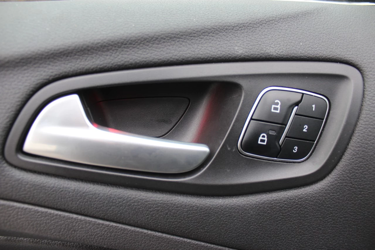 2017 Ford Escape Titanium Image principale