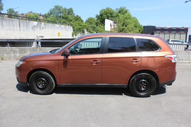 Mitsubishi Outlander SE 2014
