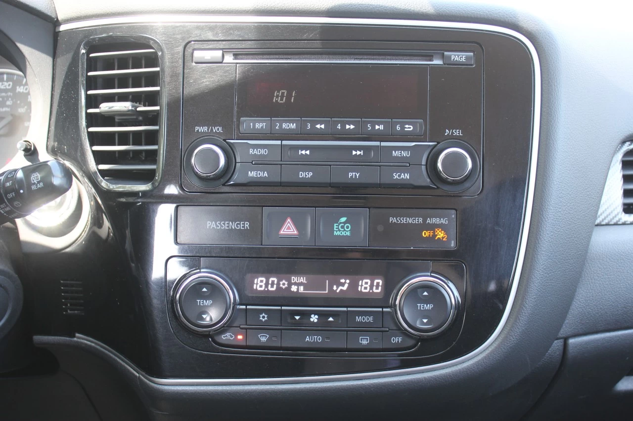 2014 Mitsubishi Outlander SE Image principale