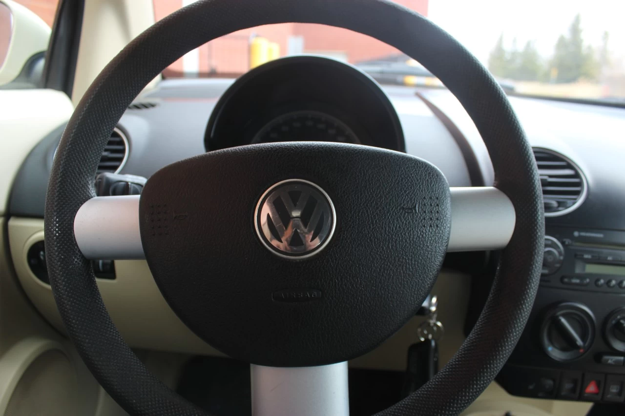 2009 Volkswagen New Beetle Convertible Comfortline Main Image