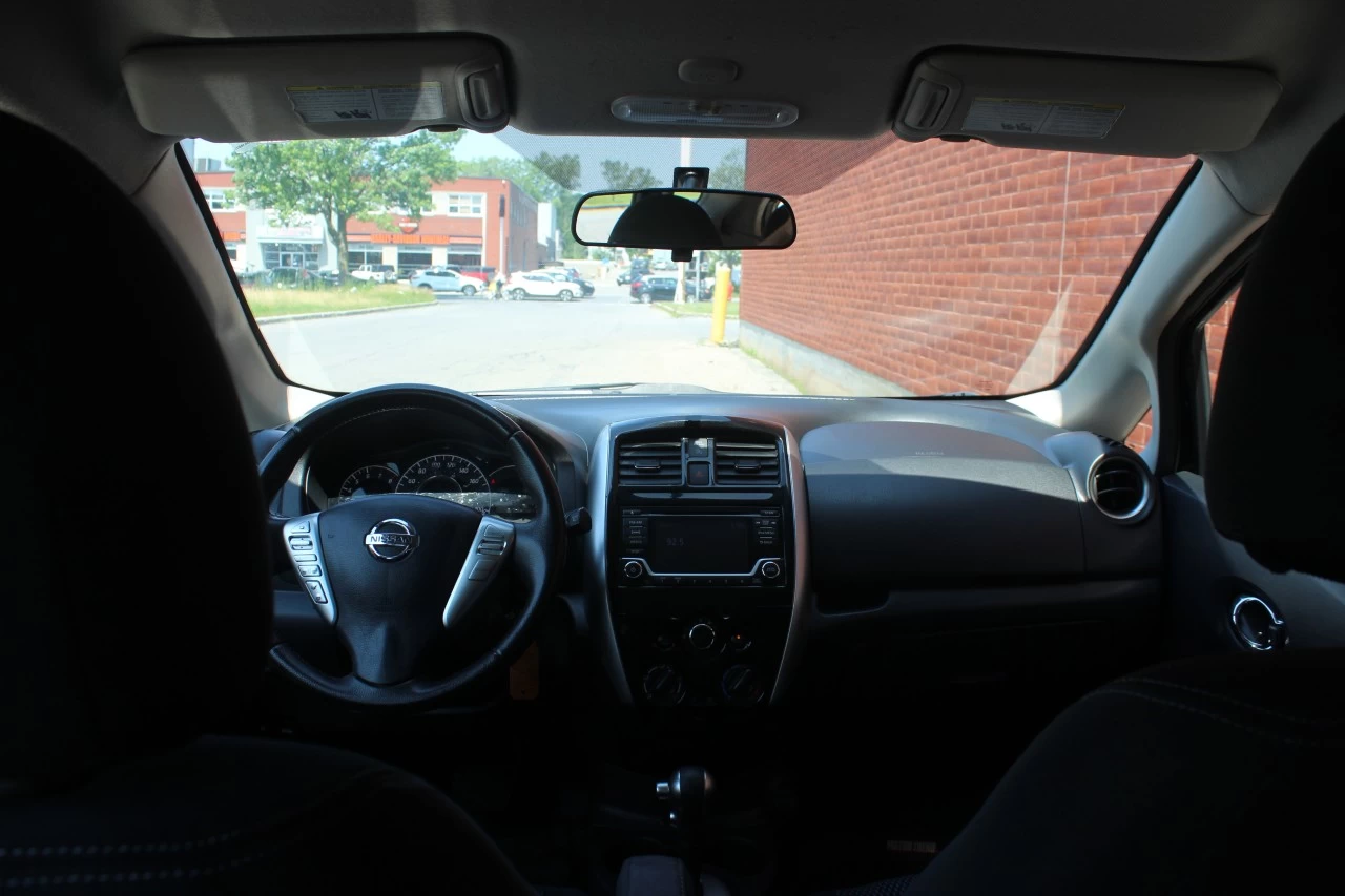 2017 Nissan Versa Note SV Image principale
