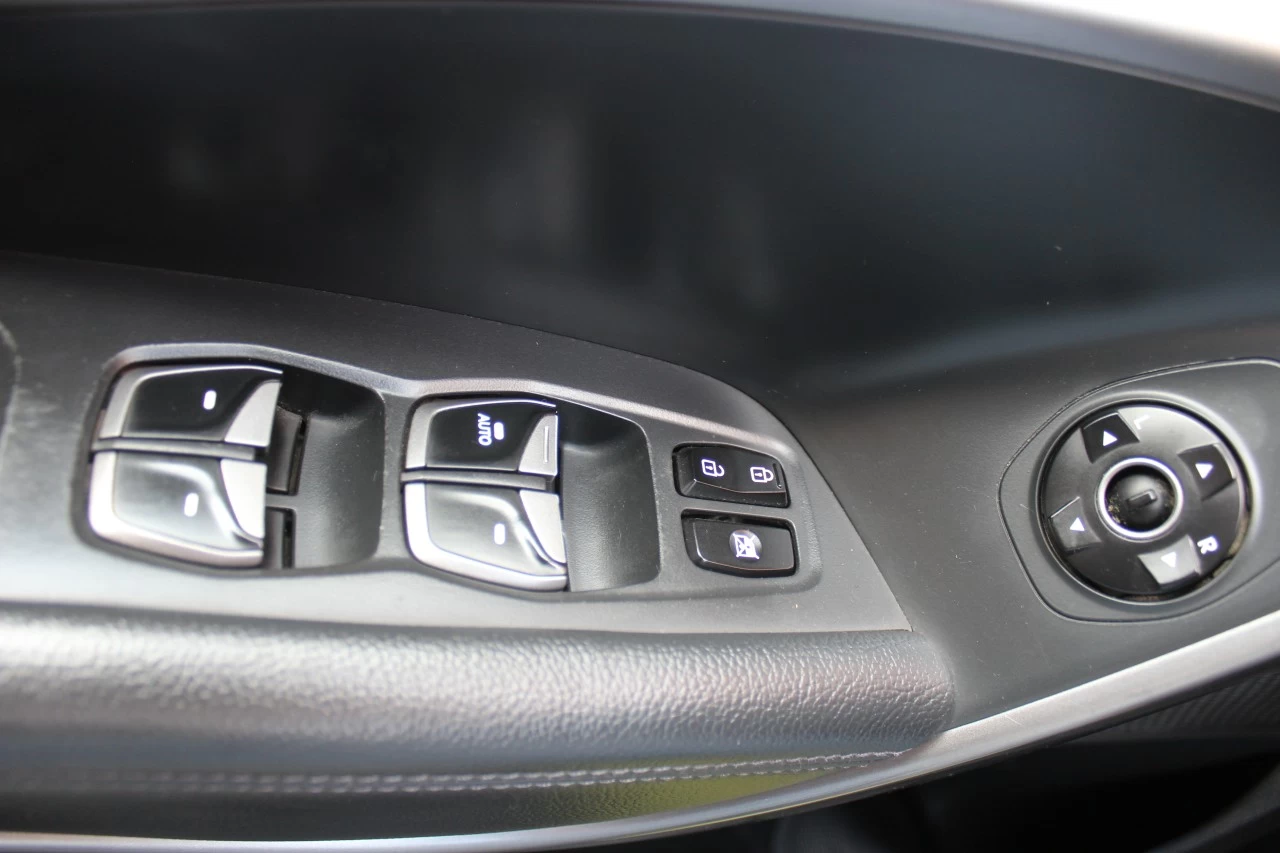 2013 Hyundai Santa Fe FWD 4dr 2.4L Auto Main Image