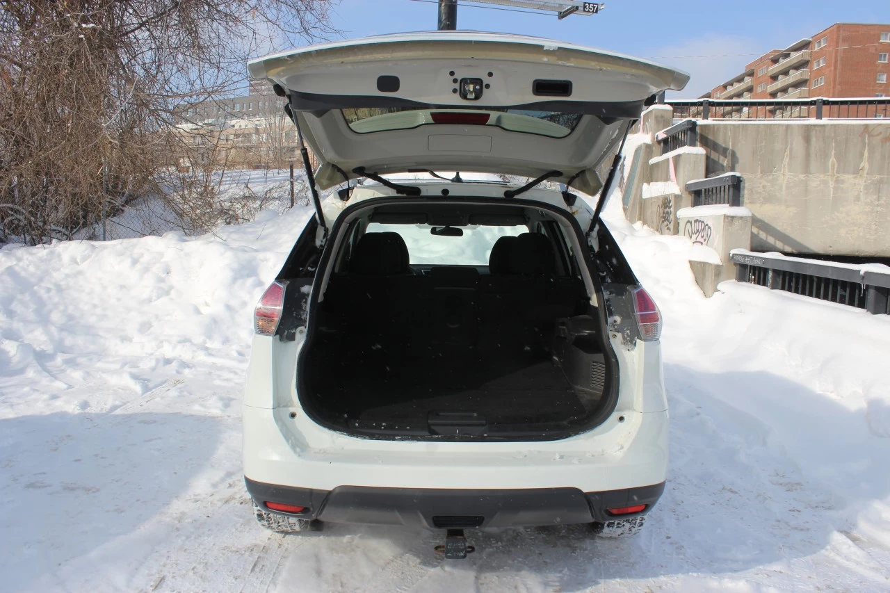 2016 Nissan Rogue SV Image principale