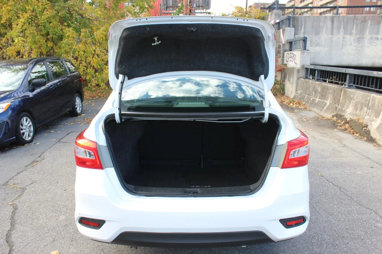 2019 Nissan Sentra SV Main Image