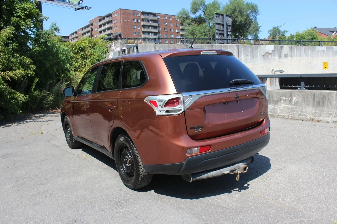2014 Mitsubishi Outlander SE Image principale