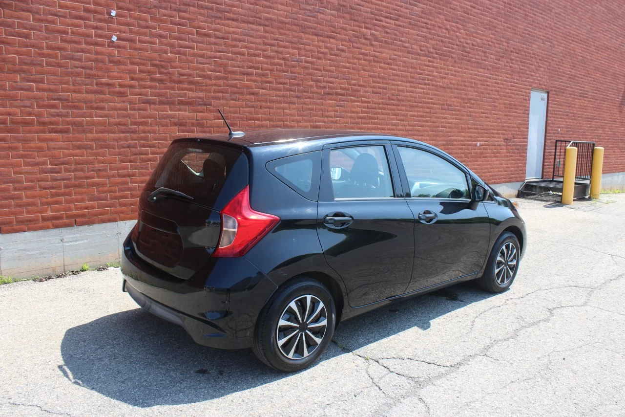 2017 Nissan Versa Note SV Image principale