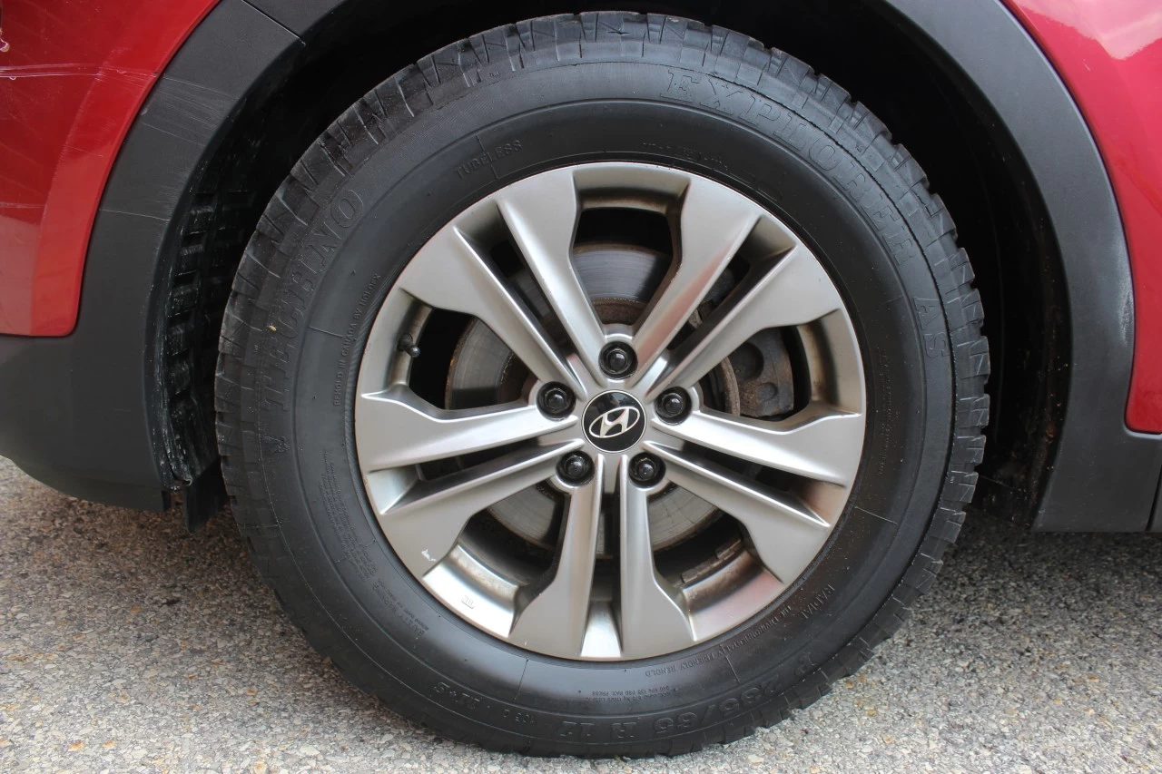 2013 Hyundai Santa Fe FWD 4dr 2.4L Auto Main Image