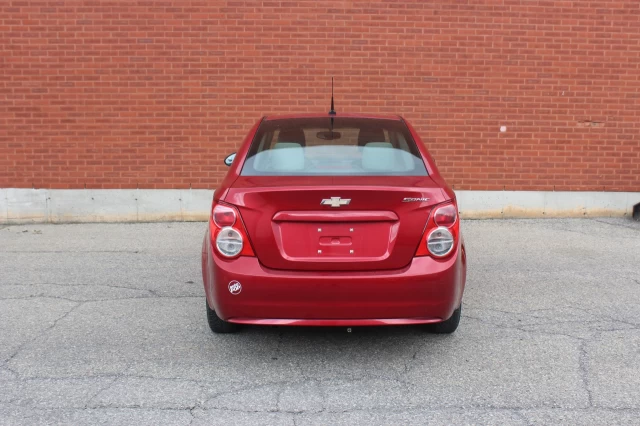 Chevrolet Sonic LS 2014