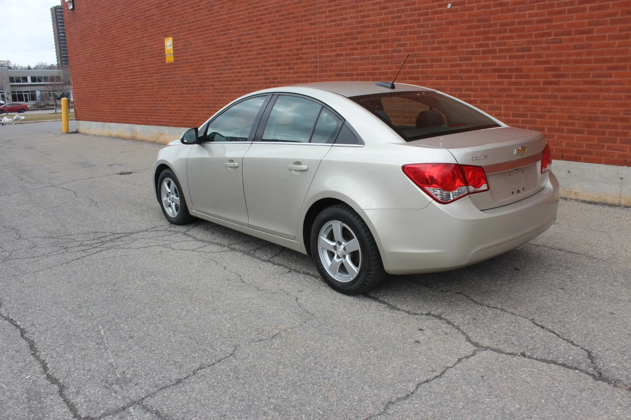 2015 Chevrolet Cruze 1LT Main Image