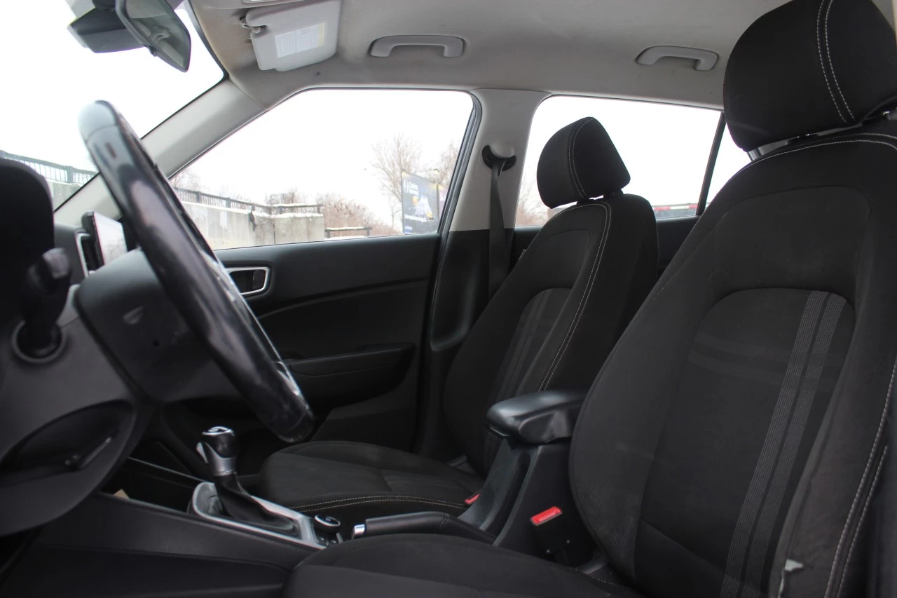 2020 Hyundai Venue Preferred Main Image