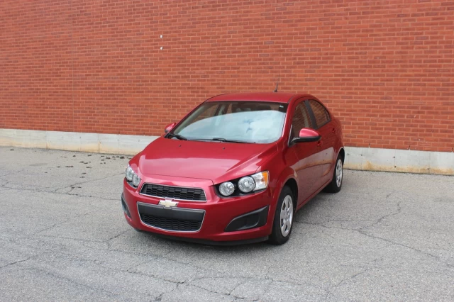 Chevrolet Sonic LS 2014