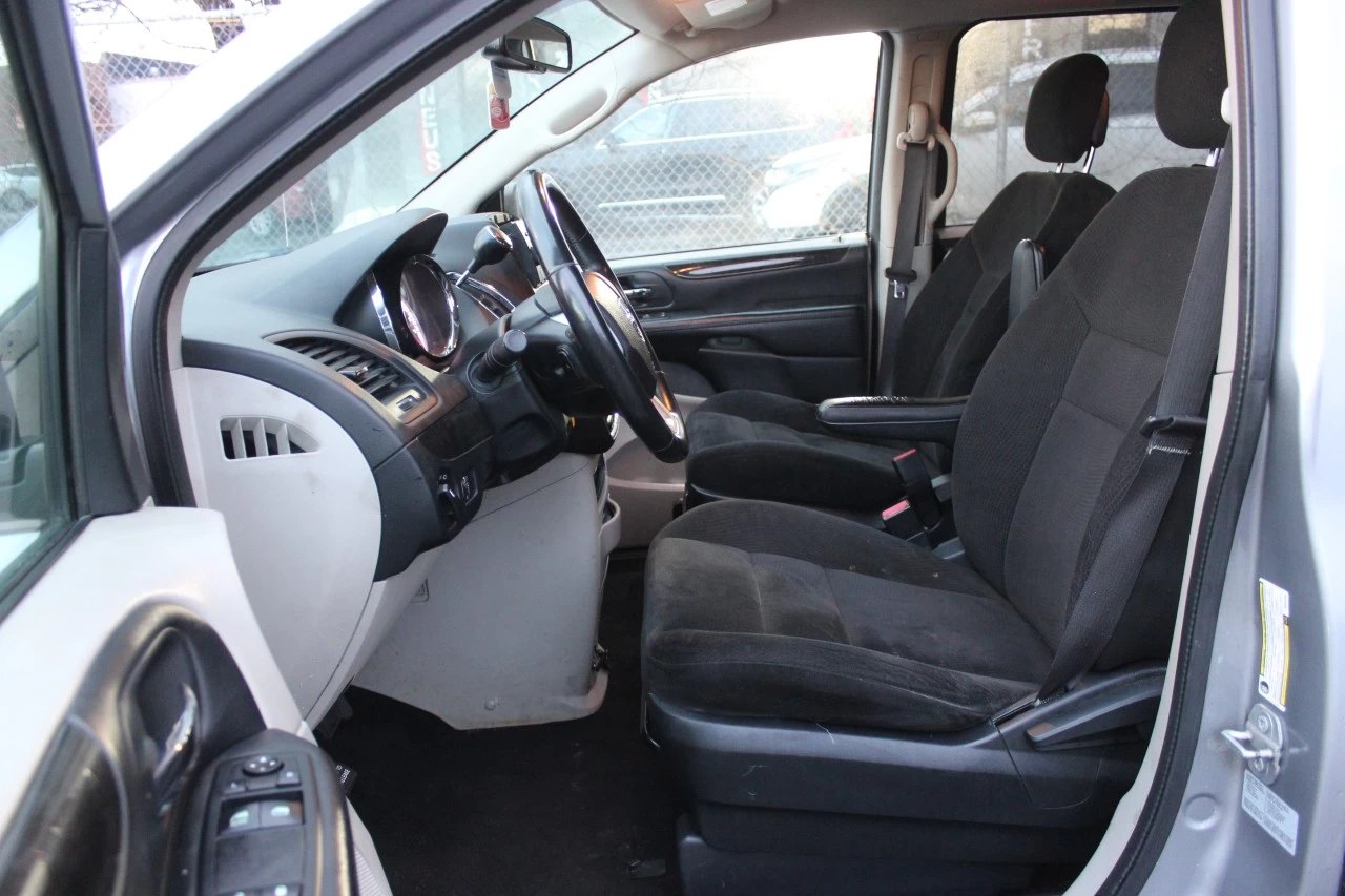 2016 Dodge Grand Caravan SXT Image principale