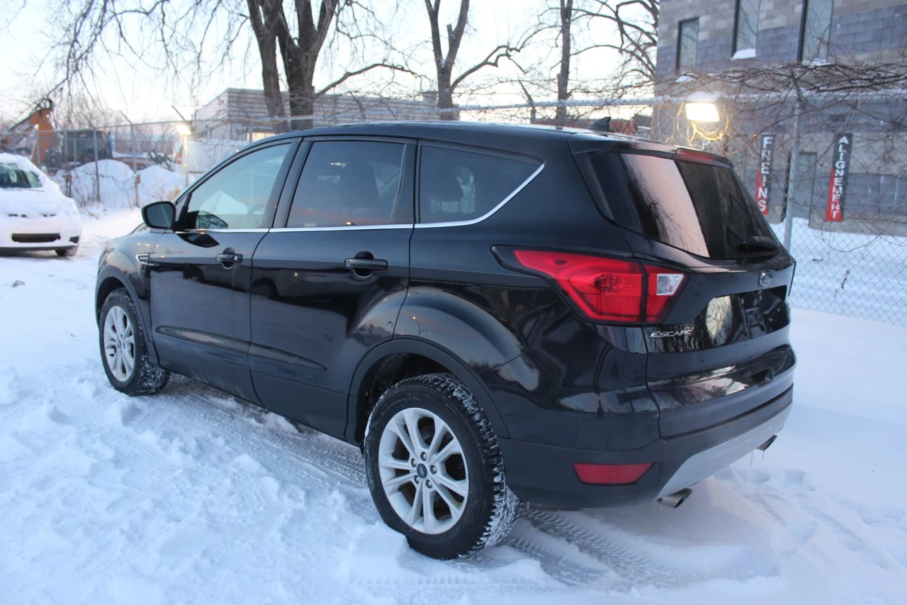 2019 Ford Escape SE Image principale