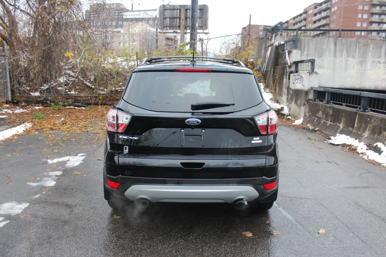 2018 Ford Escape SE Image principale
