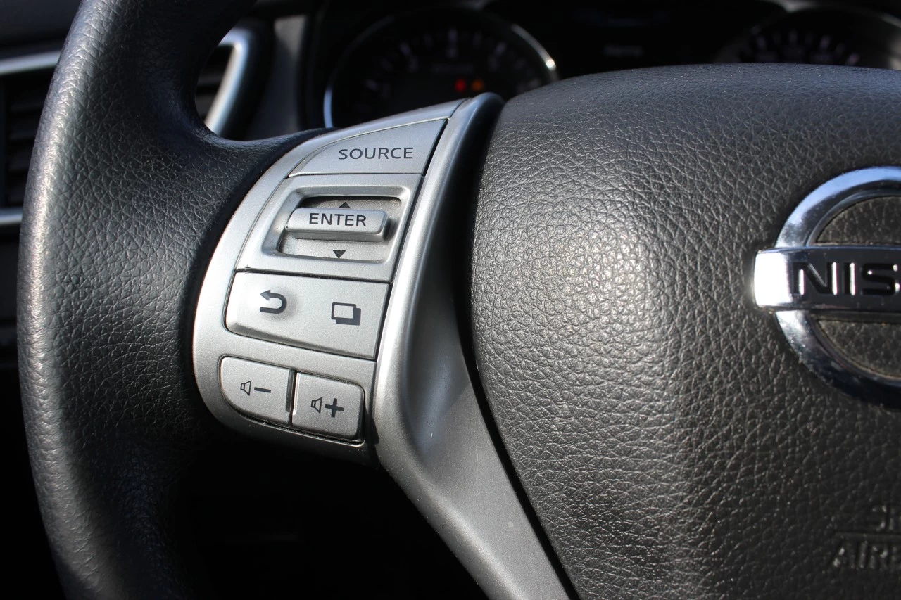 2016 Nissan Rogue SV Image principale