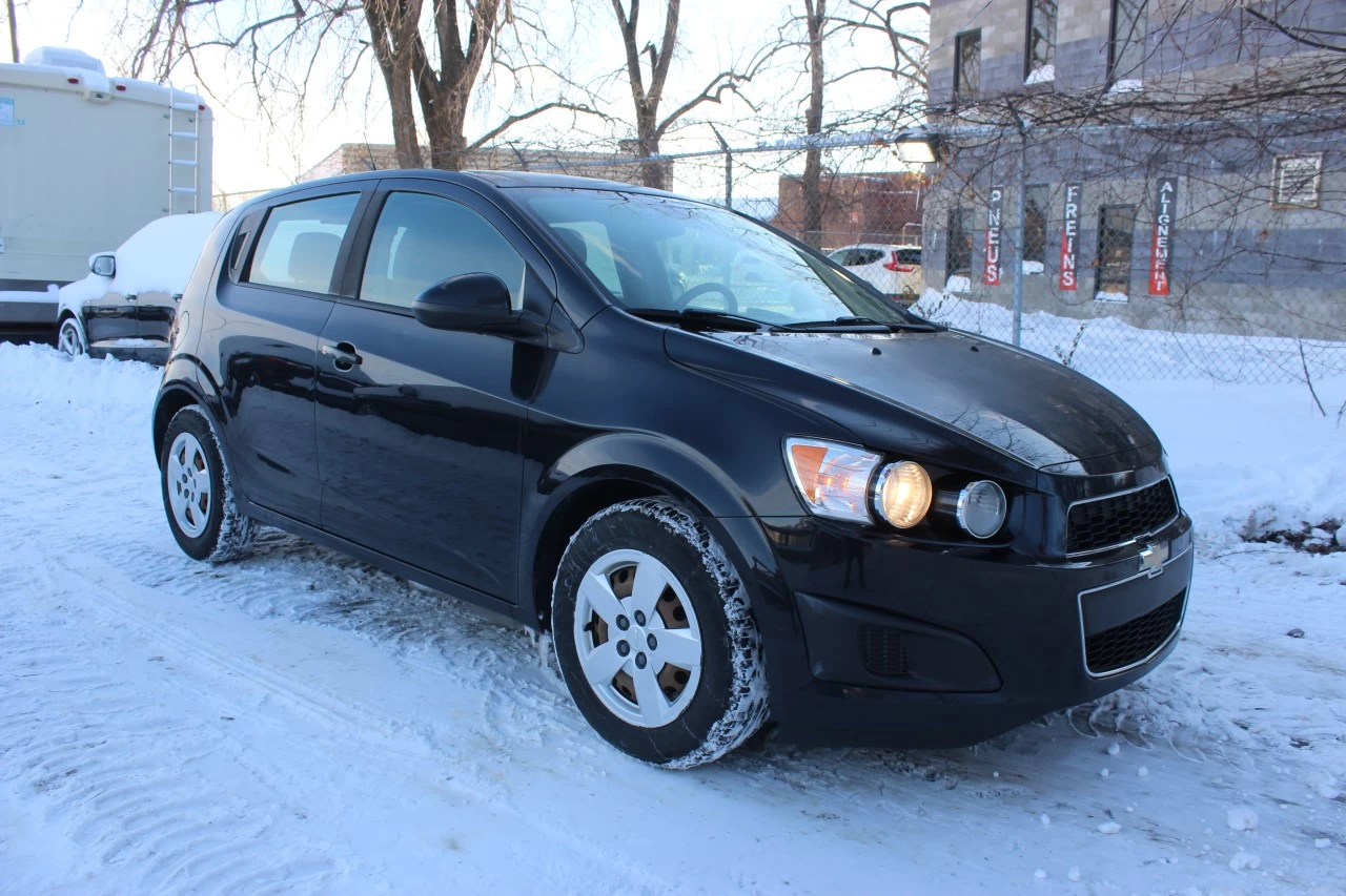 2013 Chevrolet Sonic LS Image principale