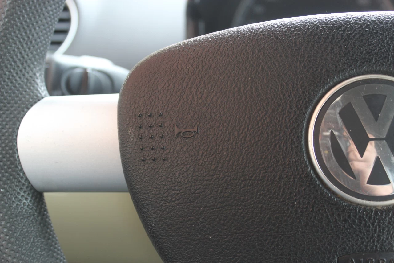 2009 Volkswagen New Beetle Convertible Comfortline Main Image