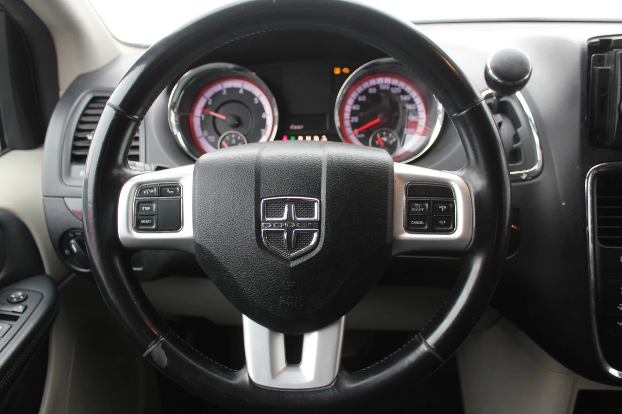 2016 Dodge Grand Caravan SXT Image principale