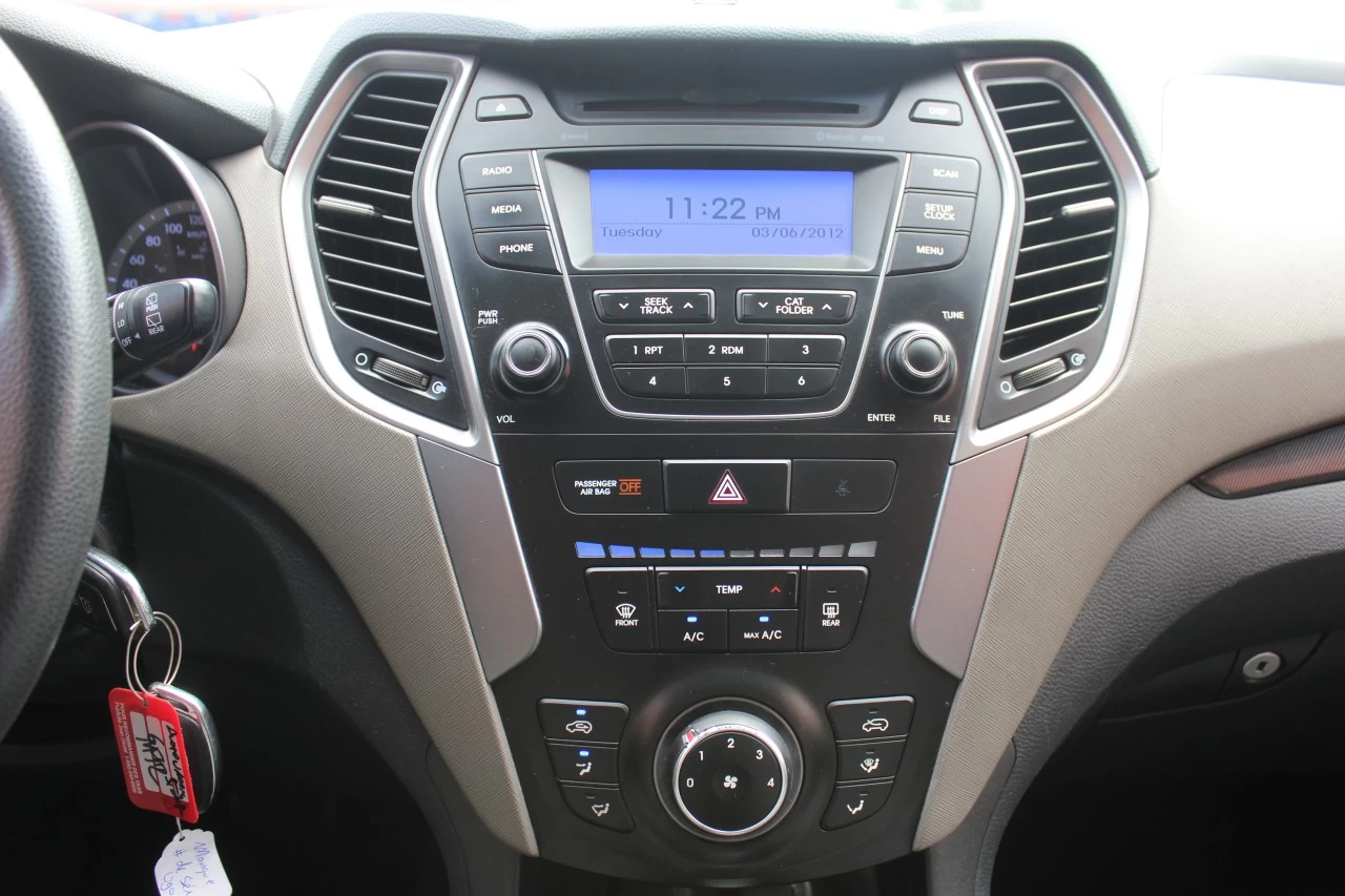 2013 Hyundai Santa Fe FWD 4dr 2.4L Auto Main Image