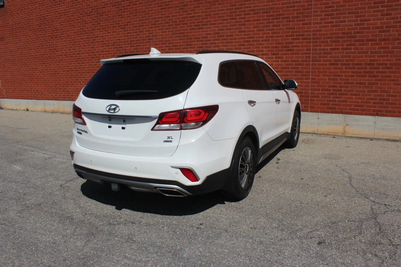 2017 Hyundai Santa Fe XL Limited Main Image