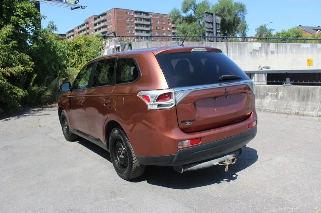 Mitsubishi Outlander SE 2014