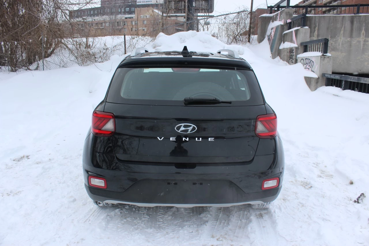 2020 Hyundai Venue Preferred Main Image