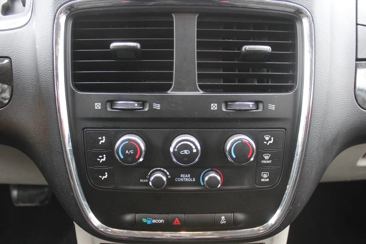 2016 Dodge Grand Caravan SXT Image principale