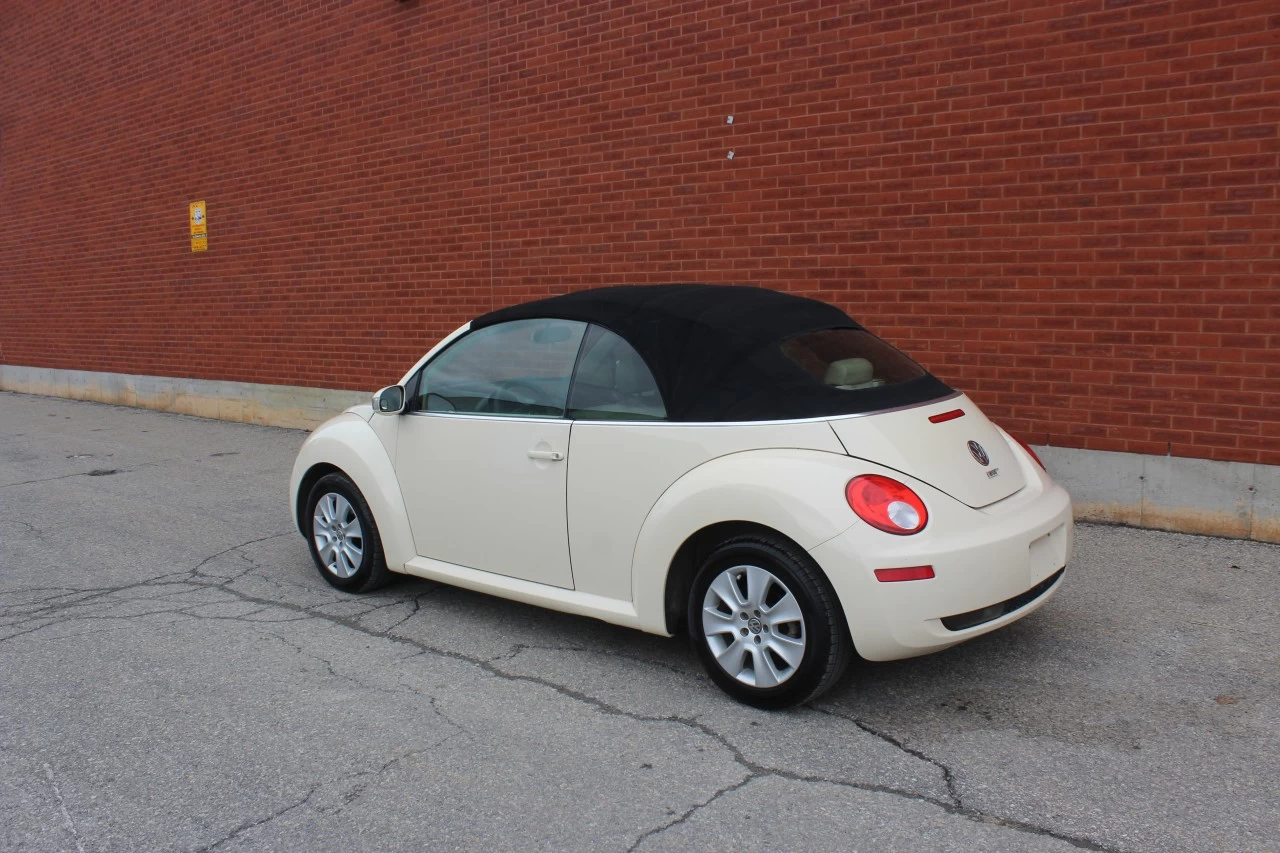2009 Volkswagen New Beetle Convertible Comfortline Main Image